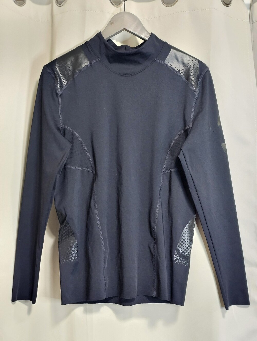 Under Armour Men's Large Black Compression Long Sleeve Gym Active Outdoor Shirt